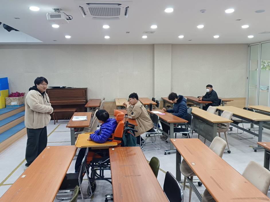 2024년 3월 15일(금) 두런두런 3반 수업 사진