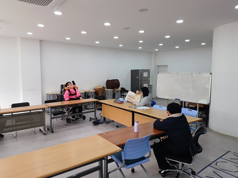 2024년 3월 12일(화) 우리소리 - 기초 문해 수업 사진