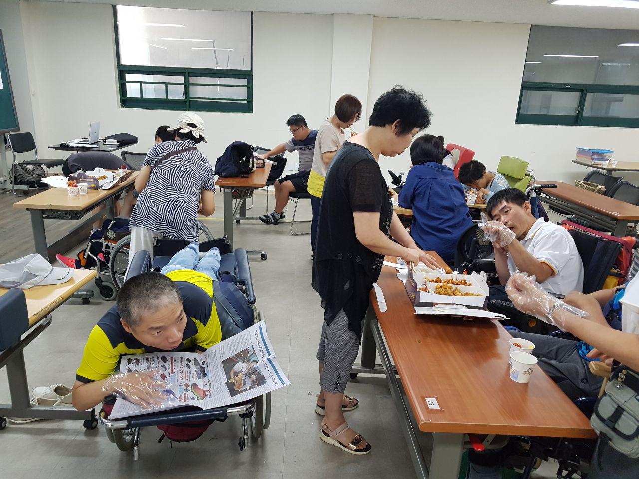 2018년 8월 10일 - 1회 학생회 사진