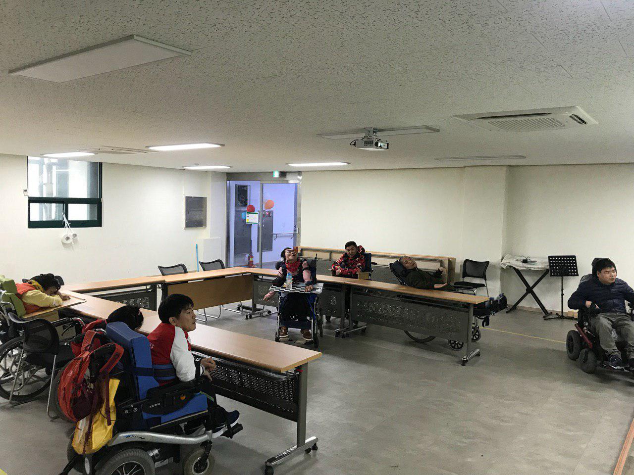2019년 3월 11일 - 국어수업 사진