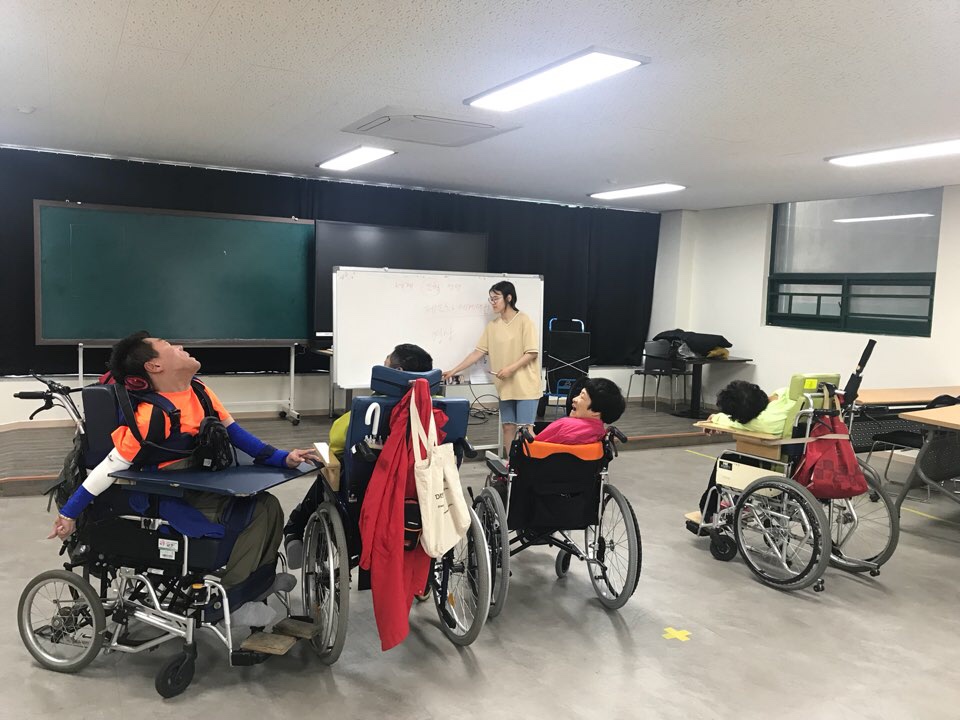 2018년 5월 18일 - 사회수업 사진