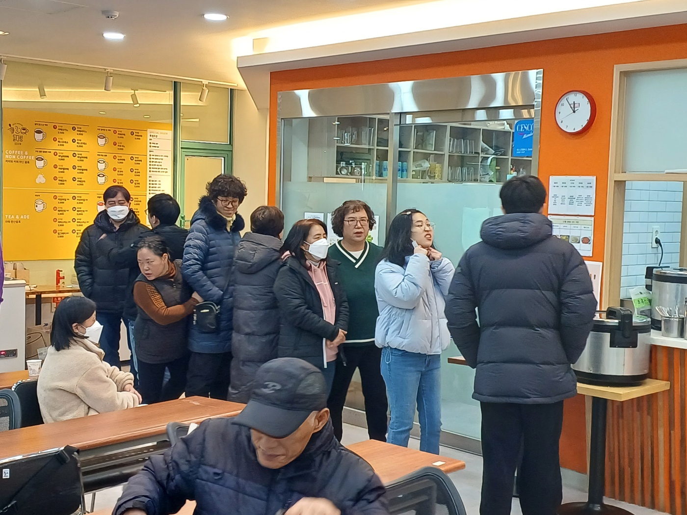 2023년 12월 06일(수) 점심급식1(버섯된장찌개, 호박전...)