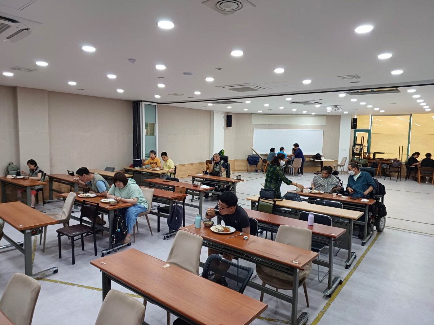 2023년 08월 31일(목) 점심급식(호박수제비, 배추겉절이...)
