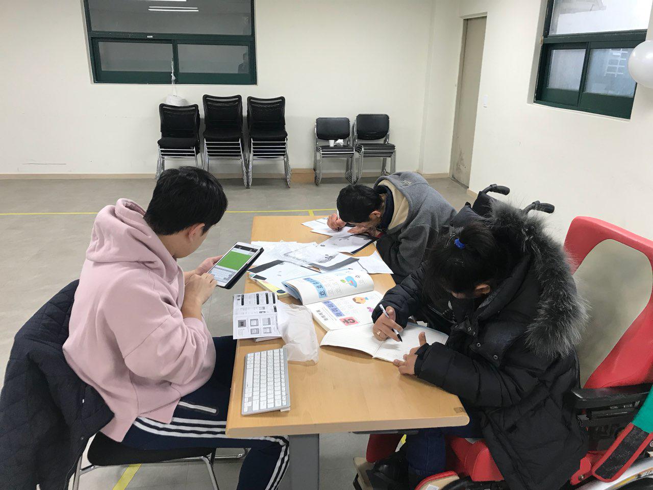 2018년 12월 17일 - 국어수업 사진