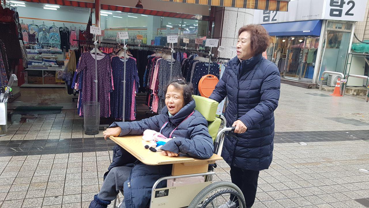 2018년 11월 13일 - 수학여행 사진(속초중앙시장)