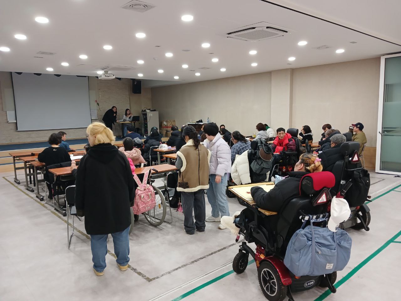 2024년 12월 2일(월) 두런두런 전체 합반 수업사진