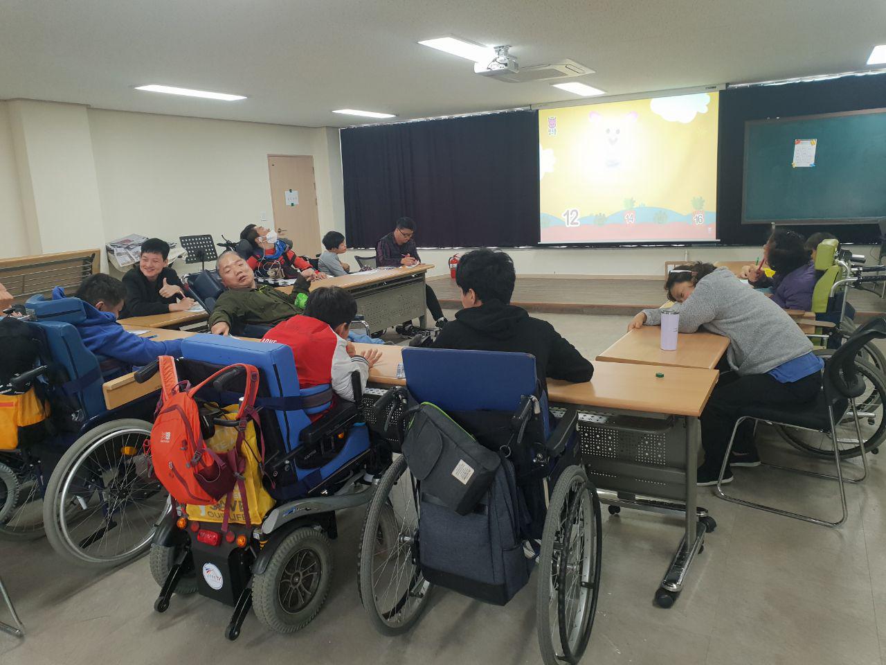 2019년 4월 16일 - 수학수업 사진