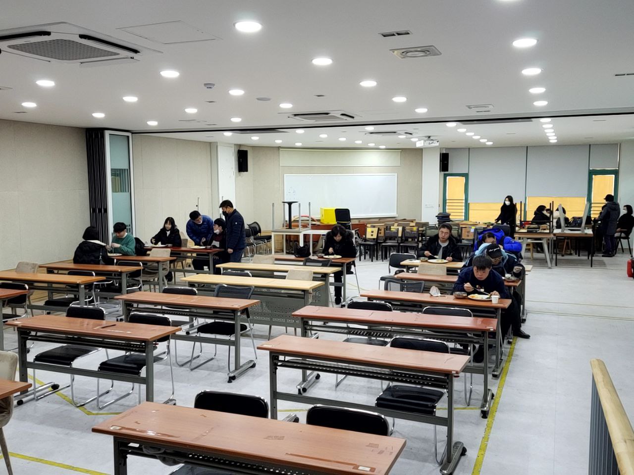 2023/1/5(목)- 점심식사(새우볶음밥,미소된장국,스틱단무지..)