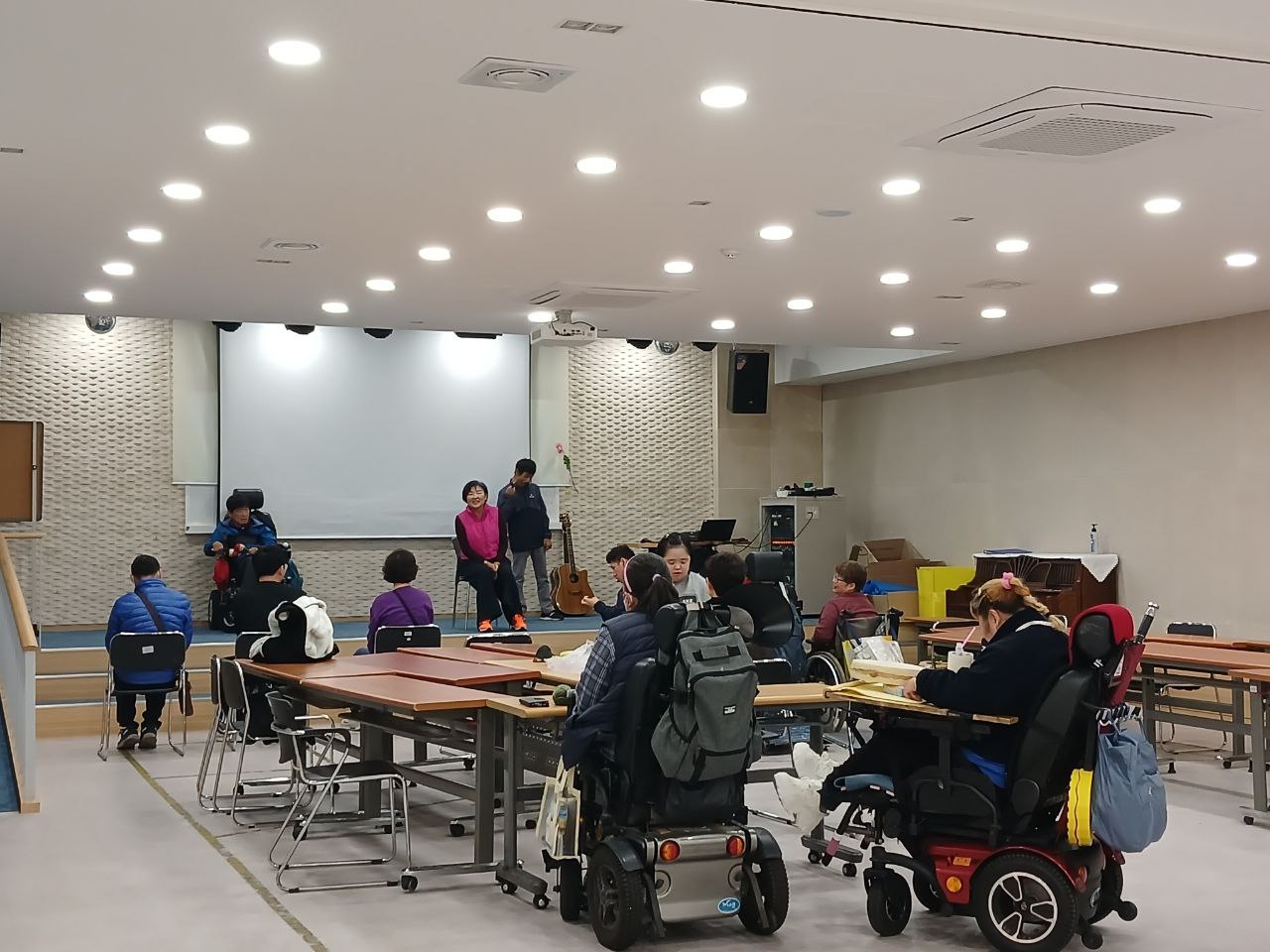 2024년 11월 12일(화) 색동아리랑 춤 수업사진