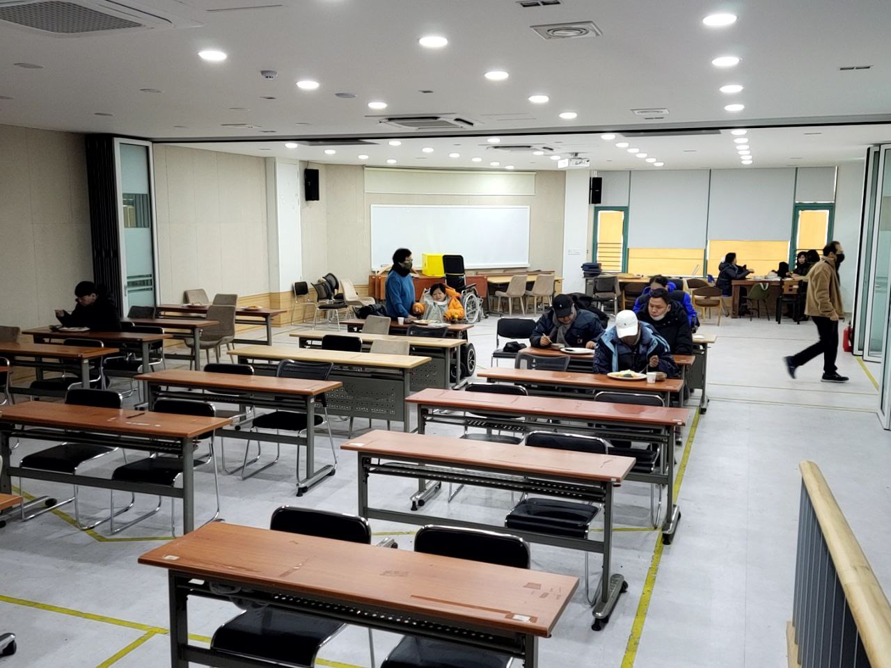 2023/1/4(수) 점심식사 ( 순두부찌개, 왕손오징어링, 무생채무침..)