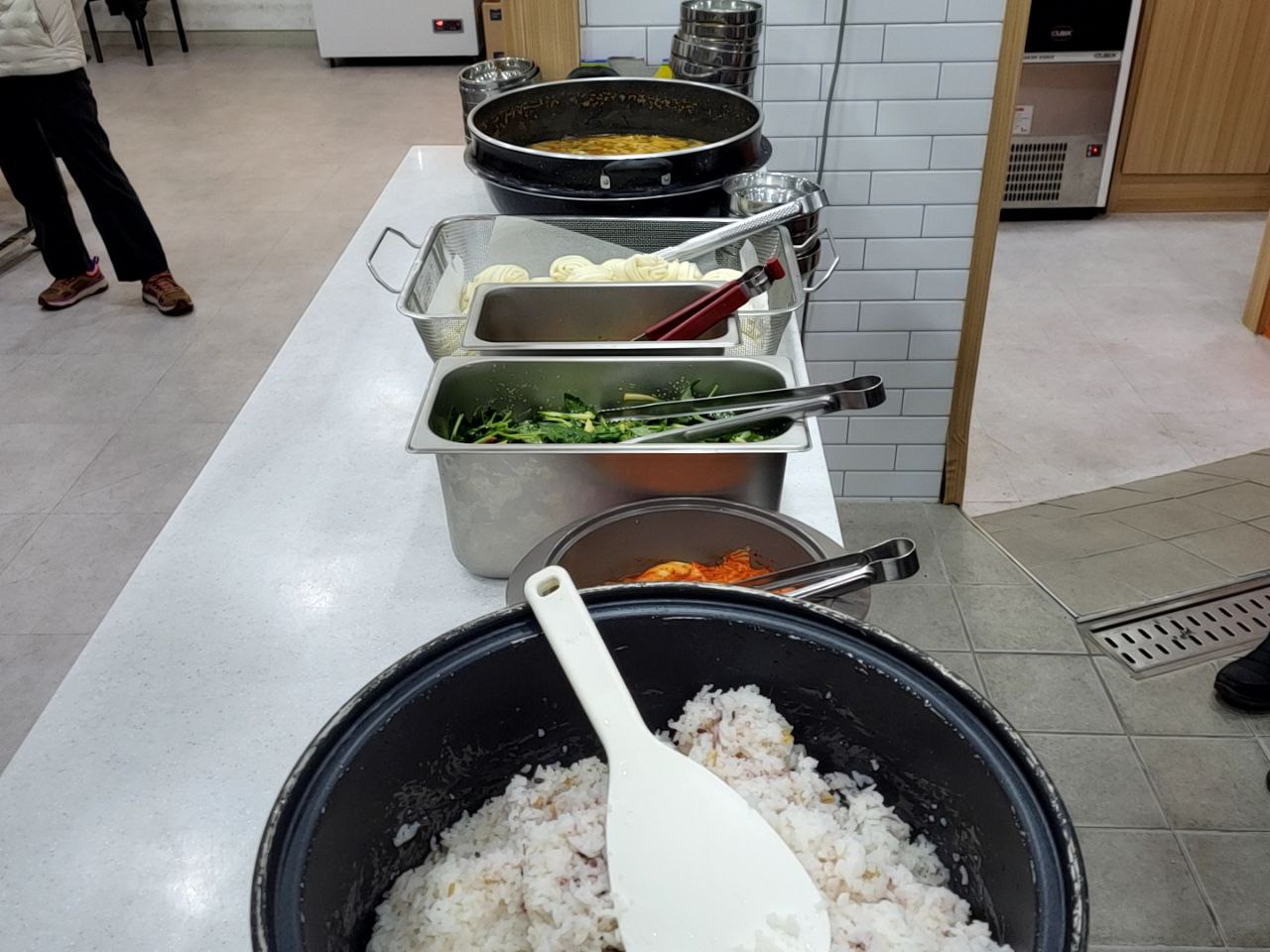 2023/2/17(금)- 점심식사(우렁된장찌개,꽃빵...)