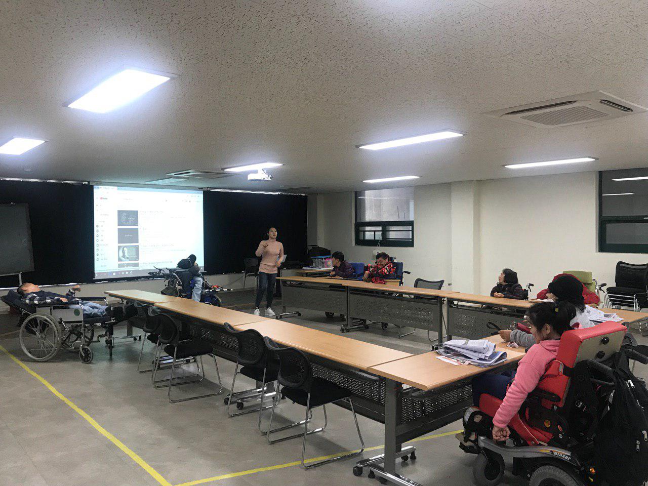 2019년 3월 8일 - 사회수업 사진