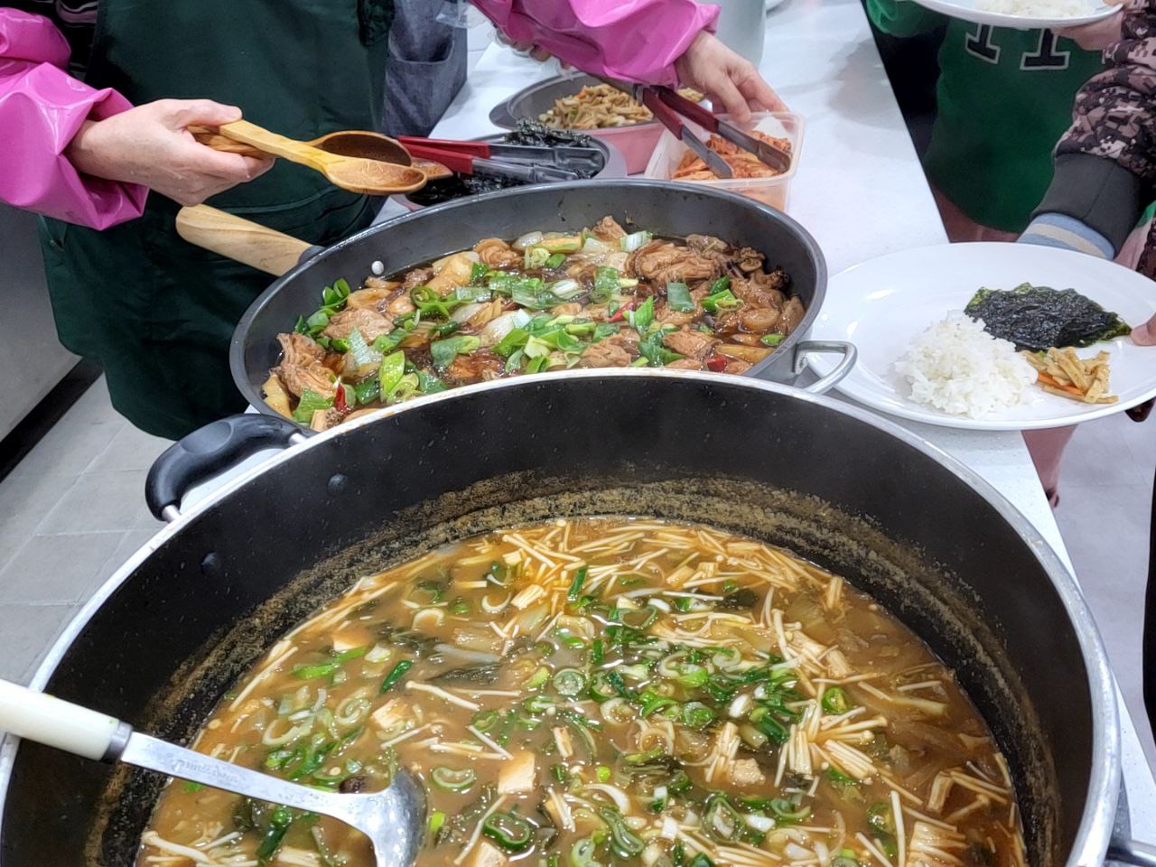 2022/10/18(화) - 점심식사(안동찜닭,어묵불조림,얼갈이된장국...)