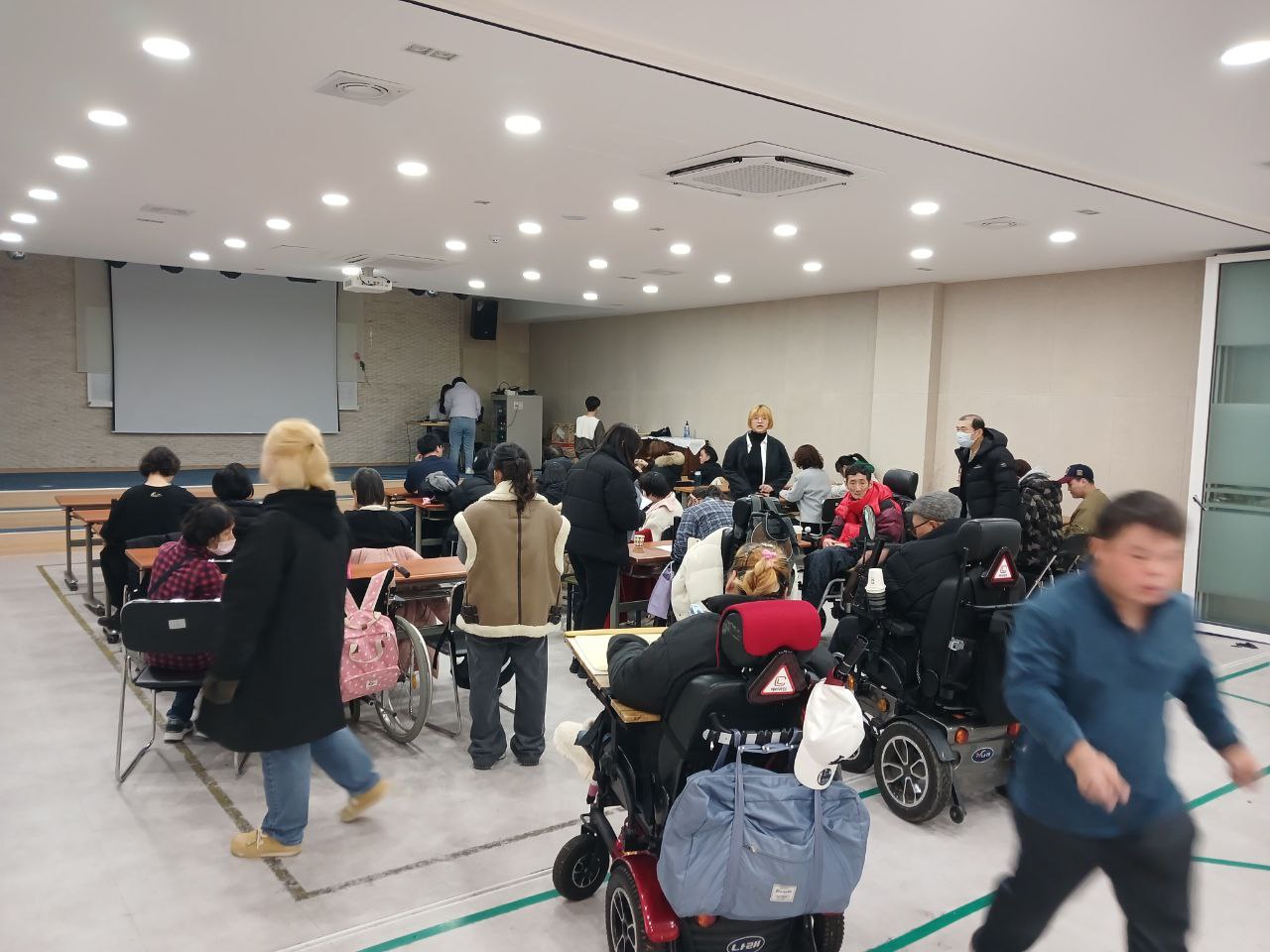 2024년 12월 2일(월) 두런두런 전체 합반 수업사진