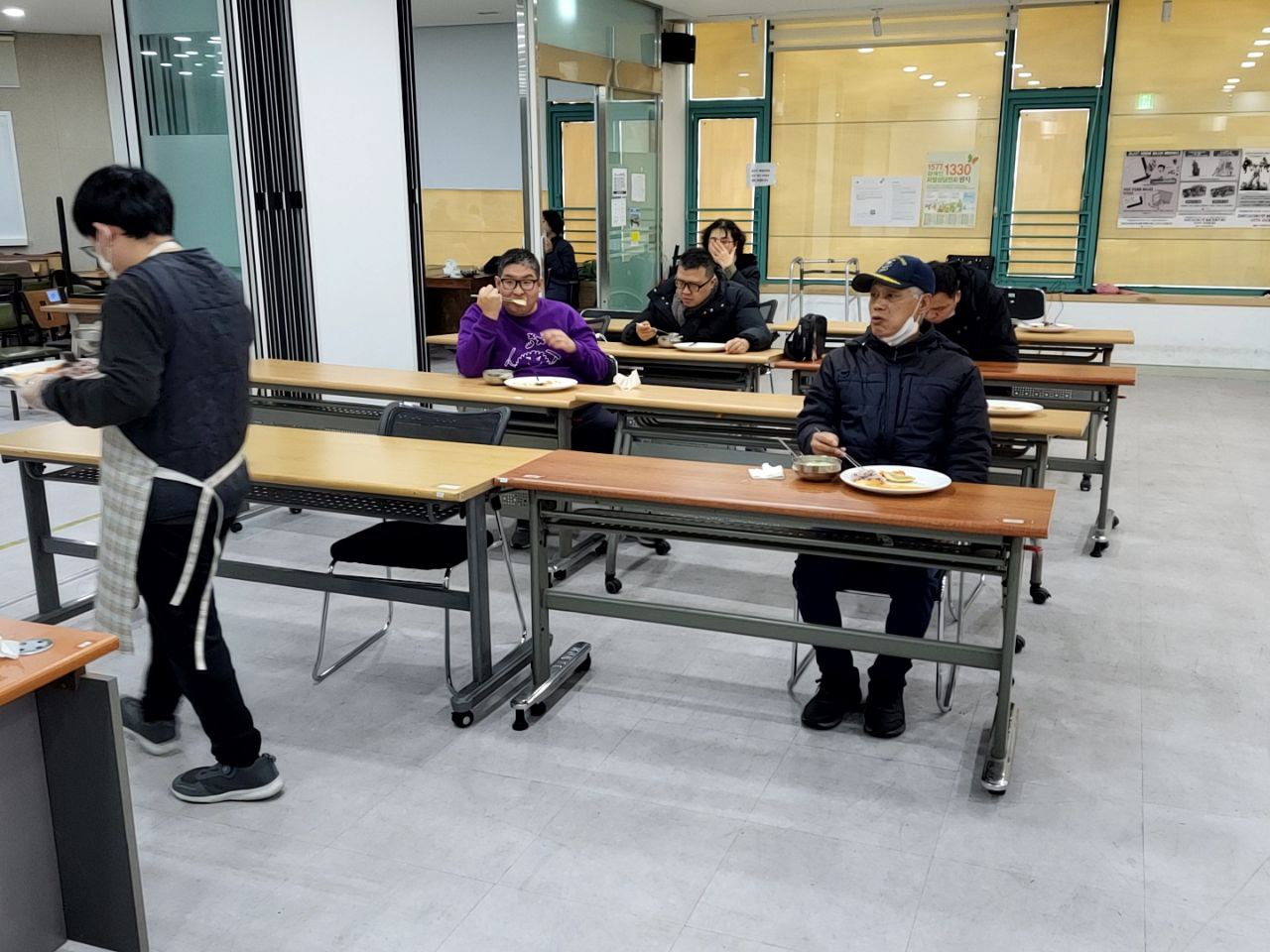 2023/1/13(금)- 점심식사(감자수제비,군만두...)