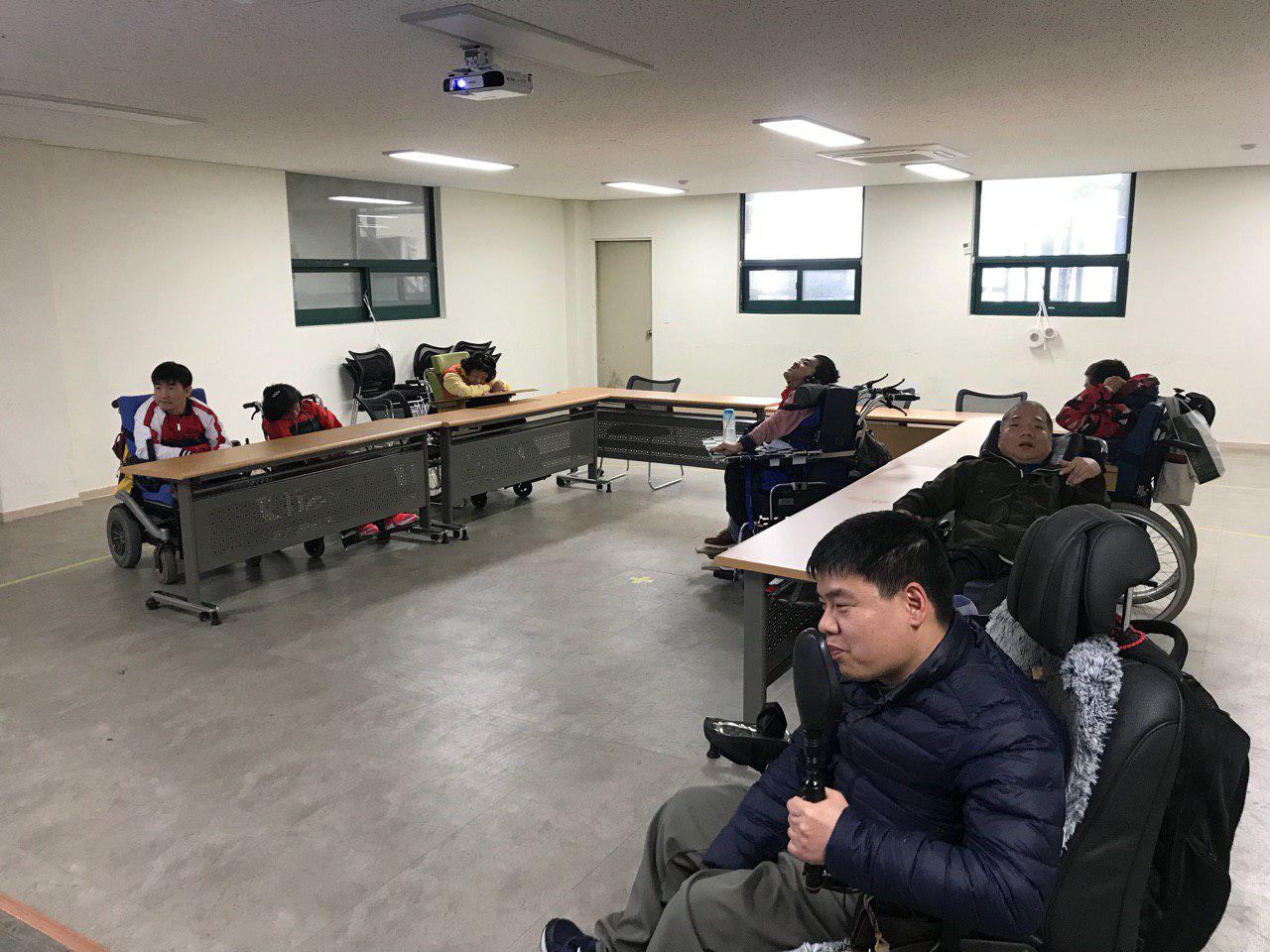 2019년 3월 11일 - 국어수업 사진
