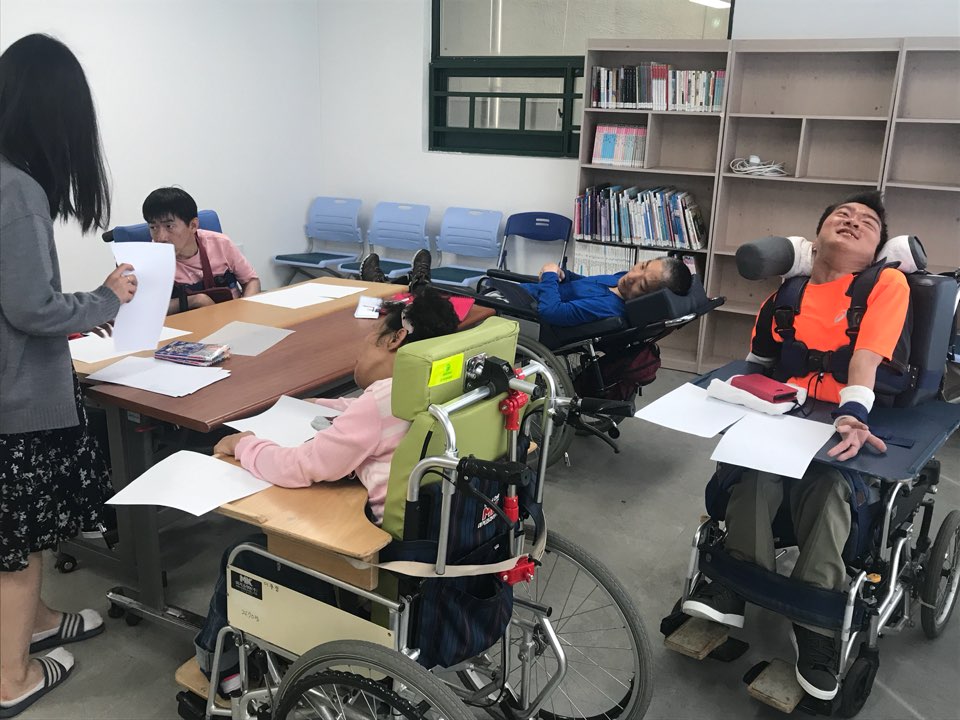 2018년 5월 21일 - 국어수업 사진