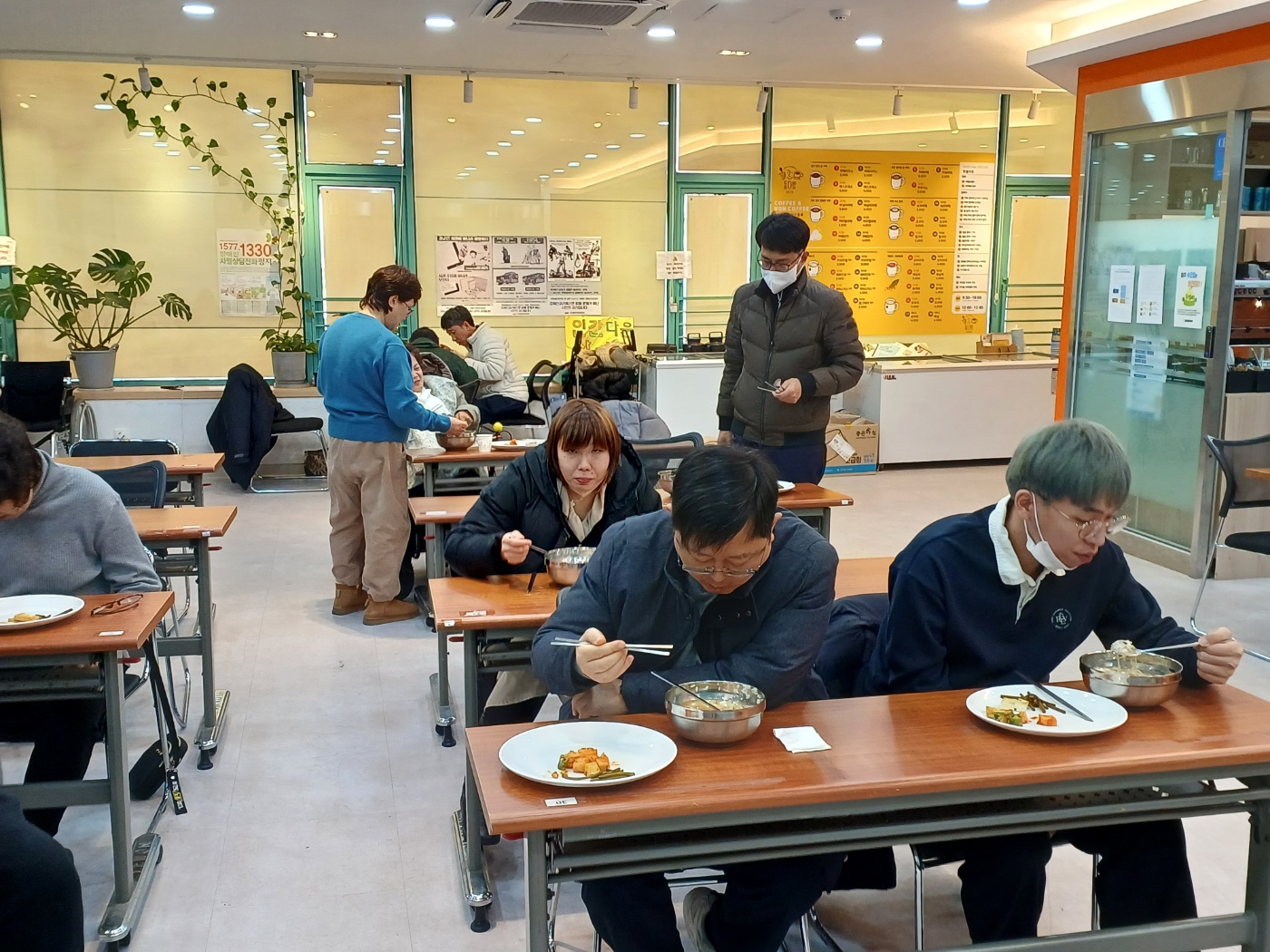 2023년 12월 13일(수) 점심급식(콩나물국밥, 두부부침...)