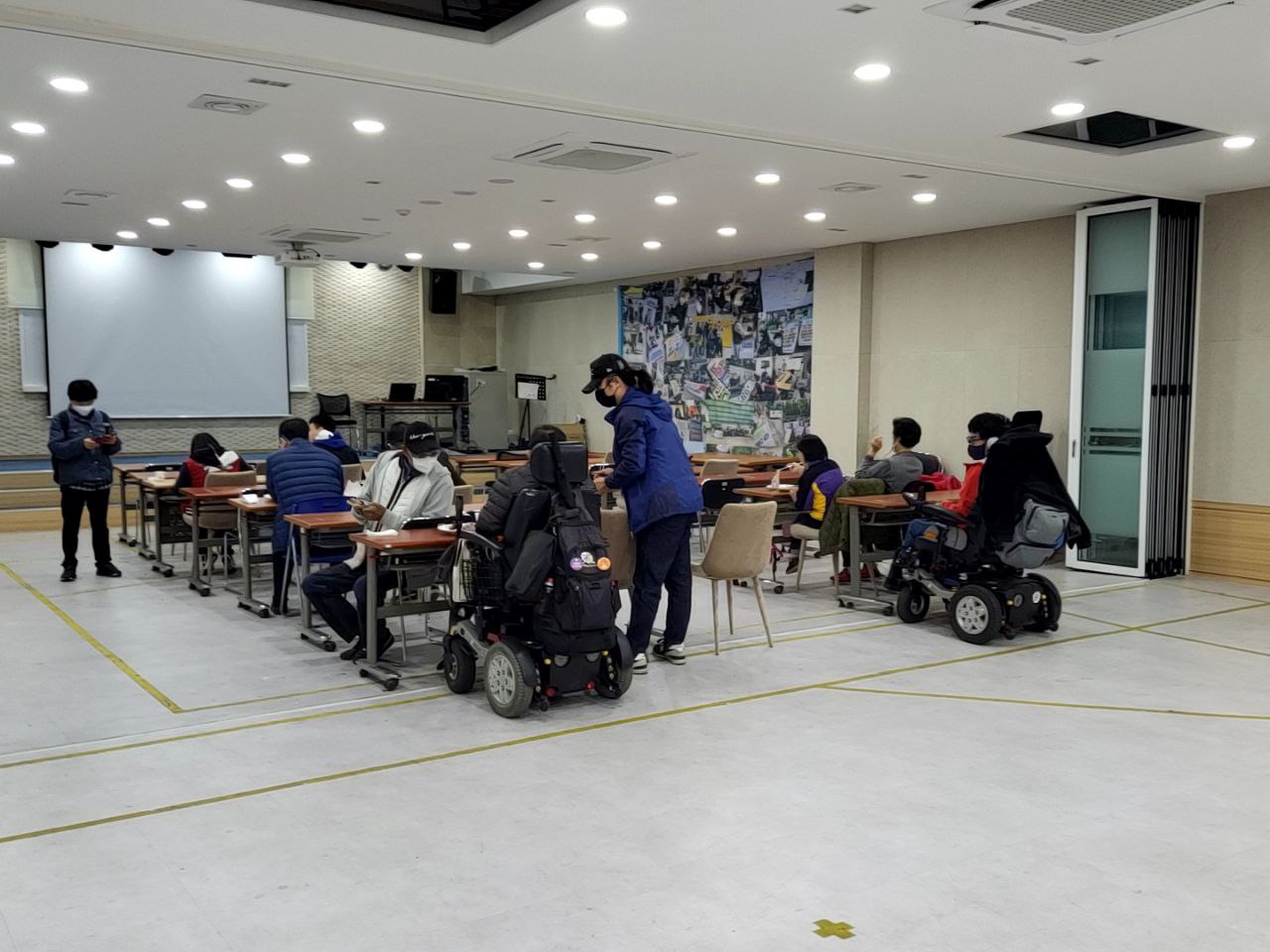 2022/10/20(목) - 점심식사(소고기뭇국,멘보사...)
