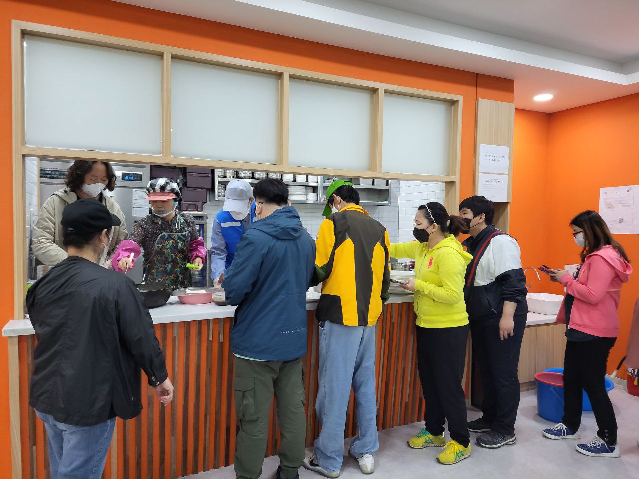 2022/05/03(화) - 점심식사 시간(동그랑땡, 소고기뭇국, 사과 ,,,)