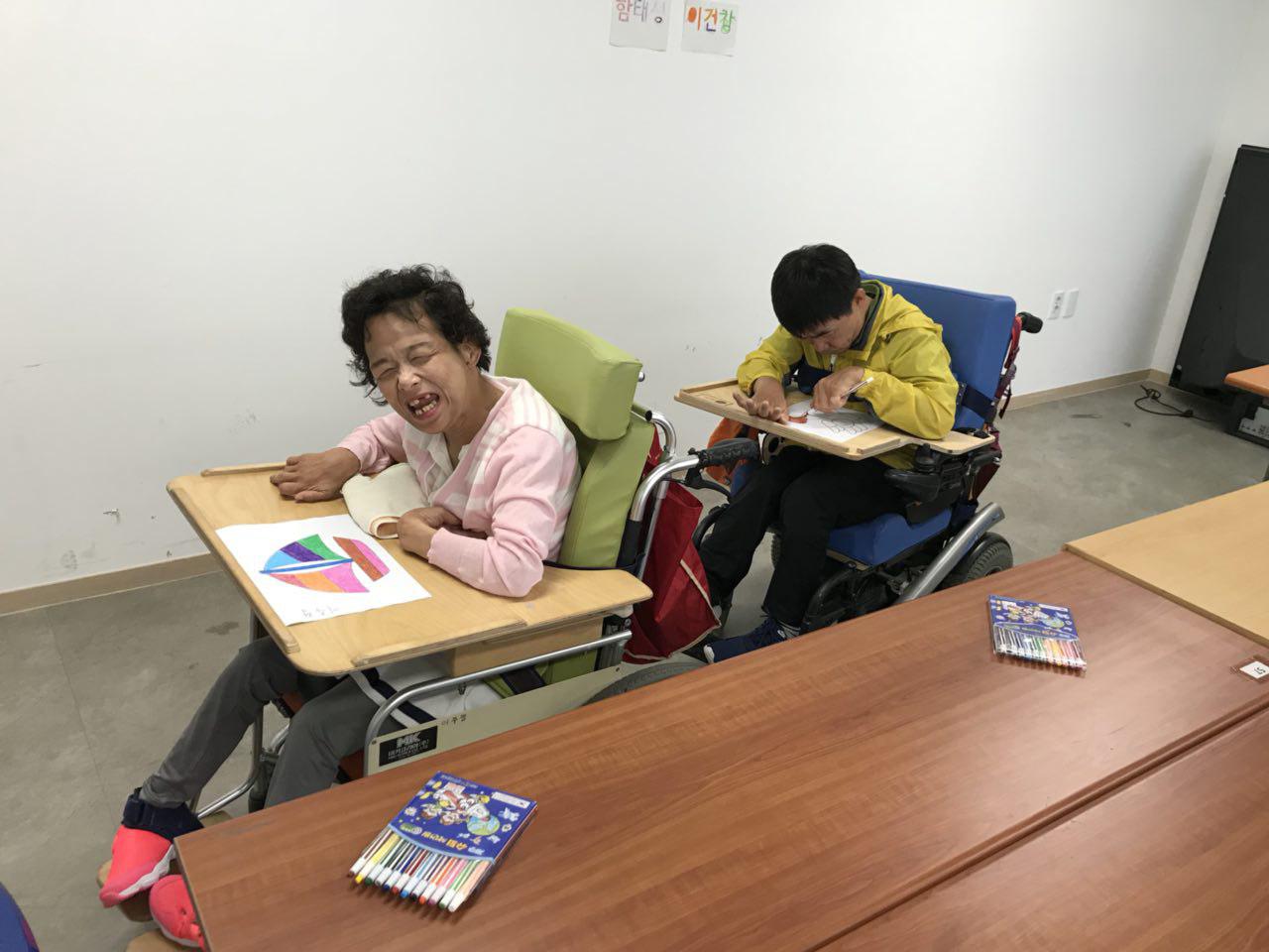 2018년 6월 14일 - 미술수업 사진
