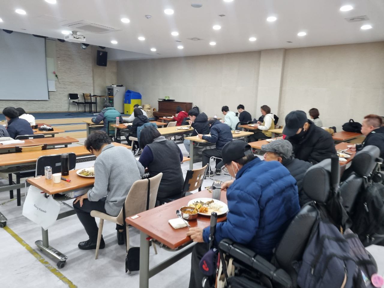 2023년 12월 15일(금) 점심급식(김치국, 돈사태조림...)
