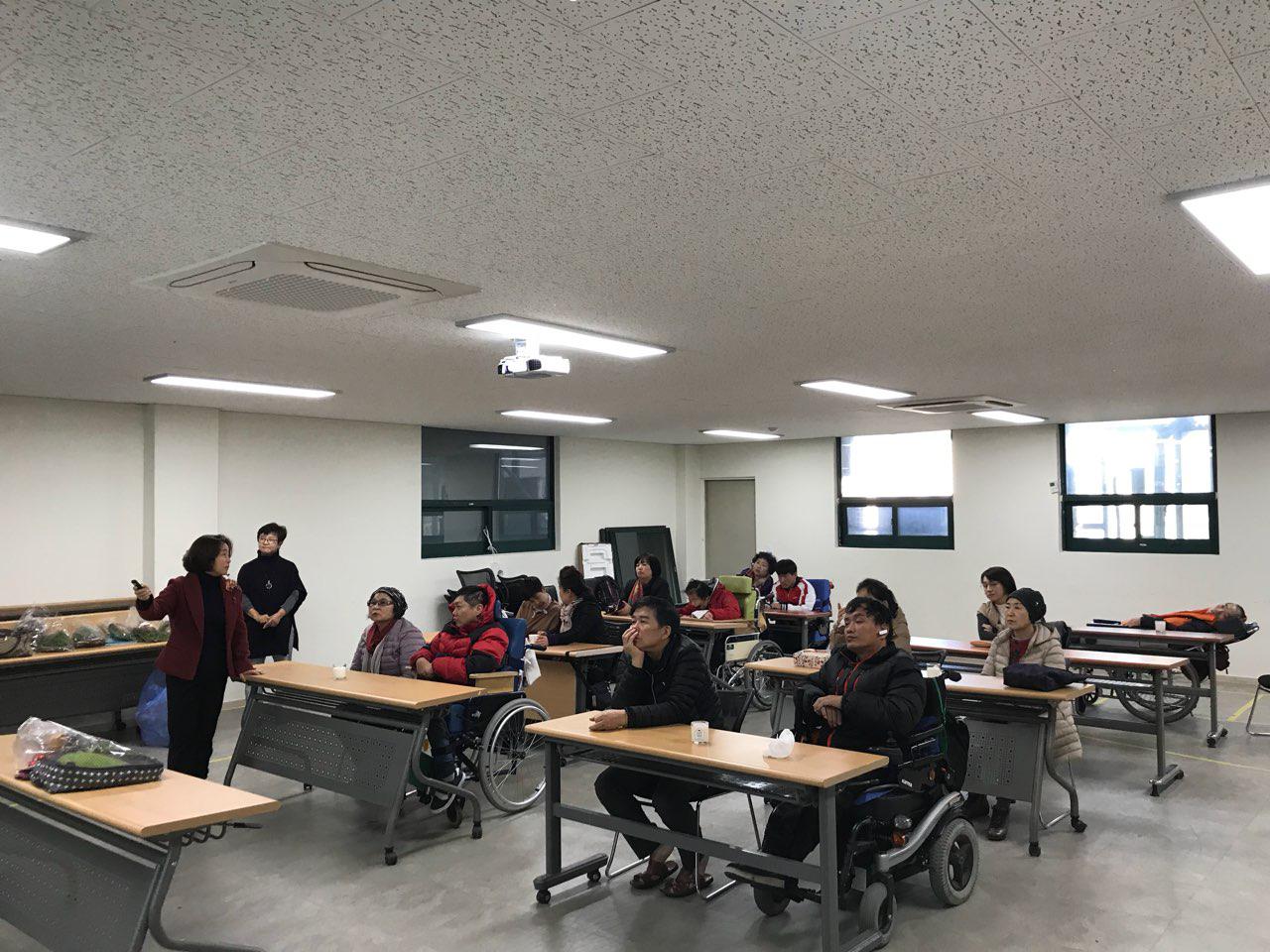 2018년 11월 22일 - 미술수업 사진