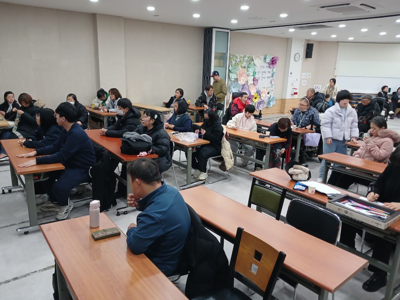 2024년 12월 2일(월) 두런두런 전체 합반 수업사진