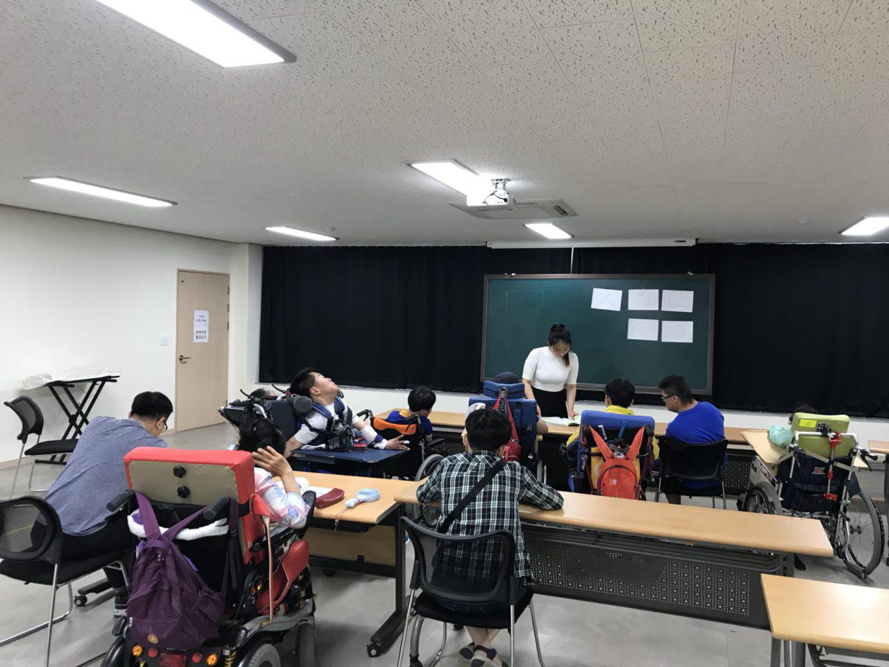 2018년 6월 11일 - 국어수업 사진