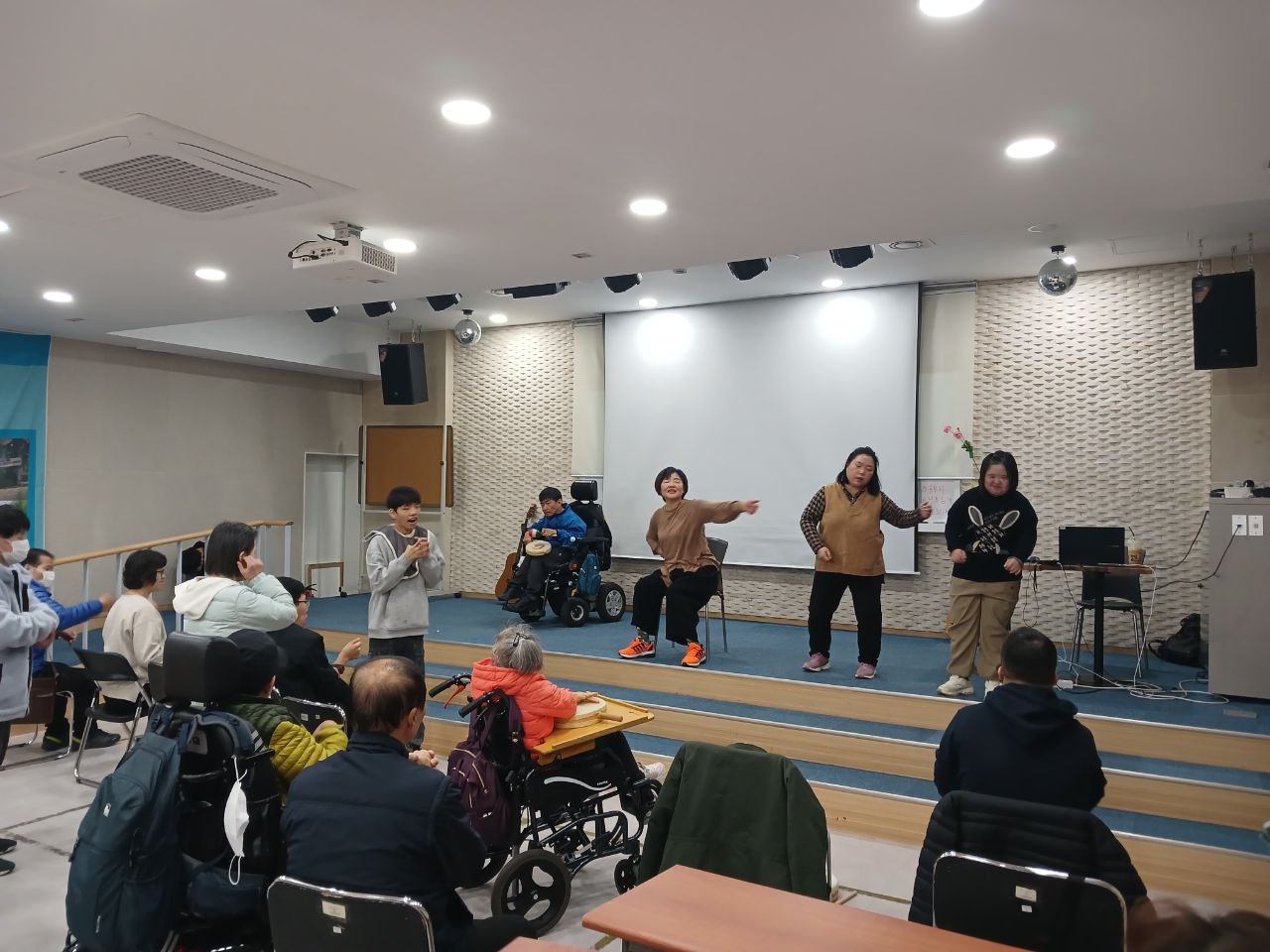 2024년 11월 25일(월) 춤 수업사진