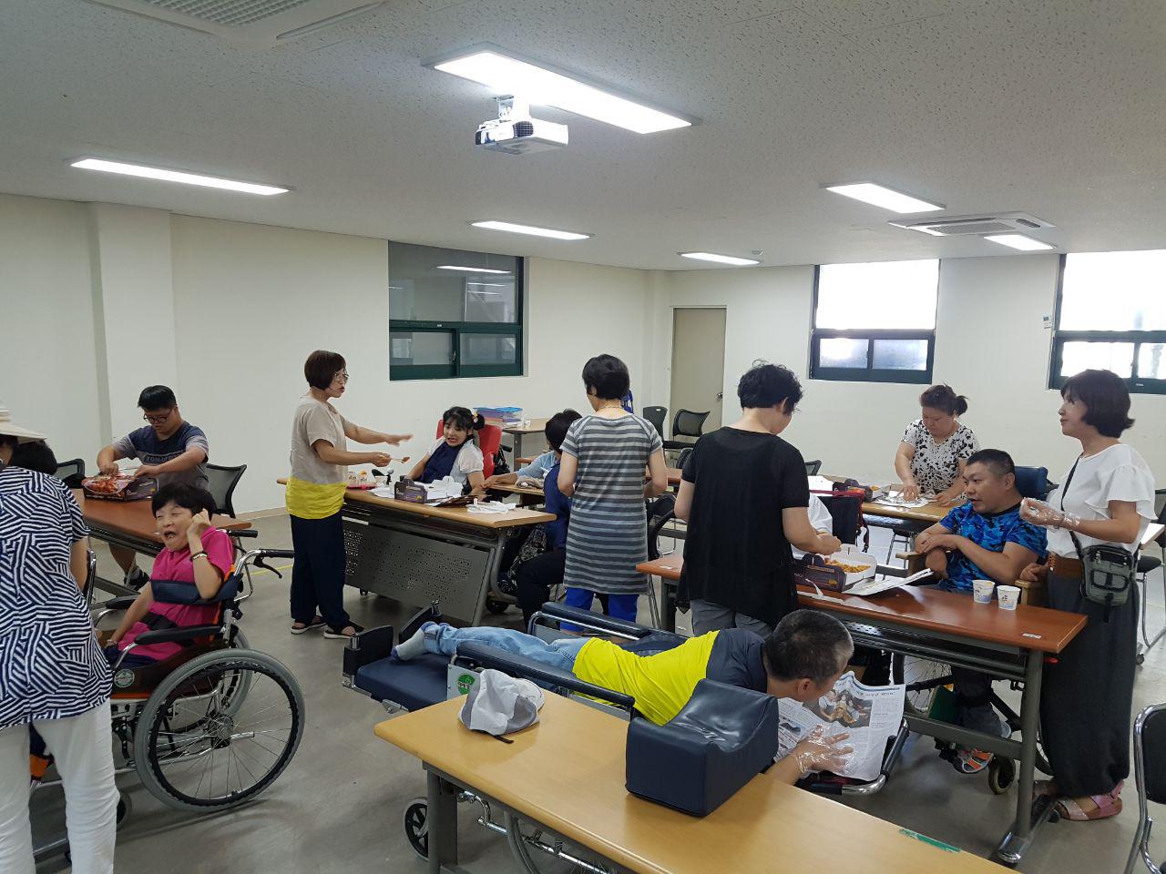 2018년 8월 10일 - 1회 학생회 사진