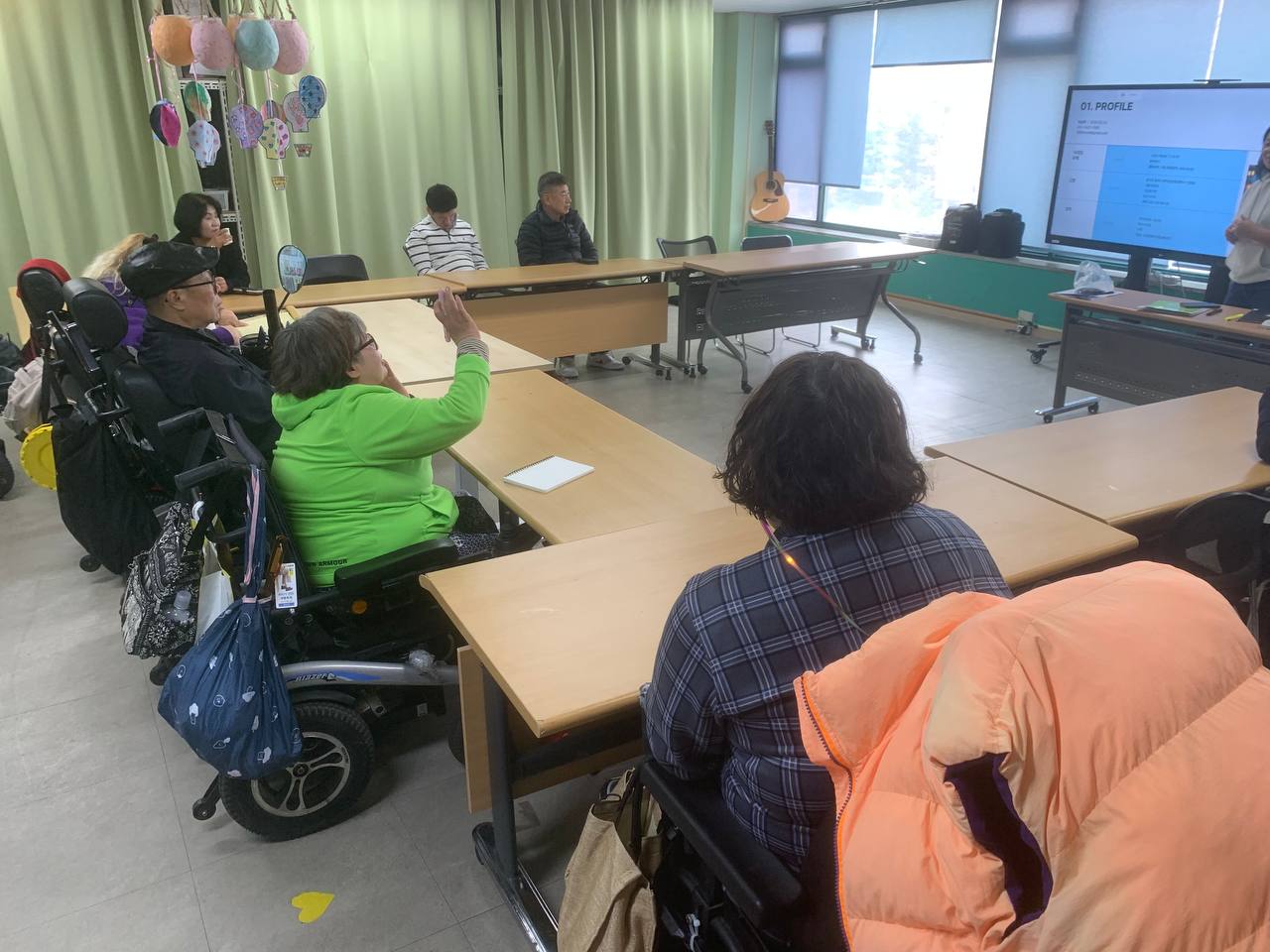 인문교양 배경 이미지
